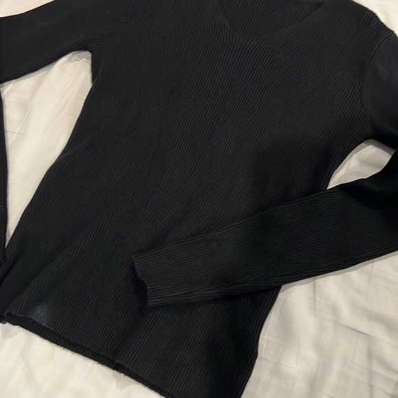 Commense Black Sweater - Picture 4 of 4